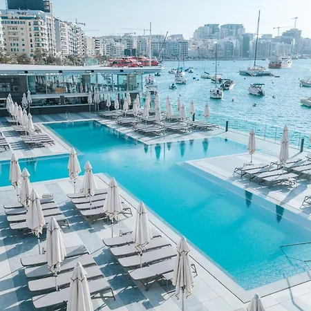 By St 3* Sliema