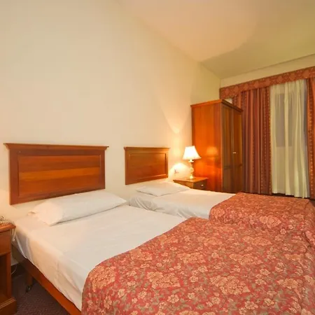 By St Hotel 3*