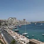 מלון By St סליאמה
