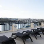 By St 3* סליאמה