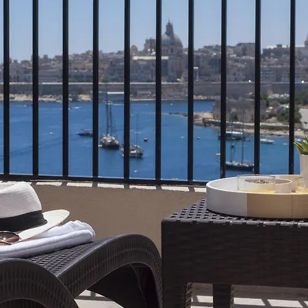 Hotel By St Sliema