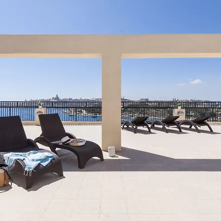 By St 3* スリーマ