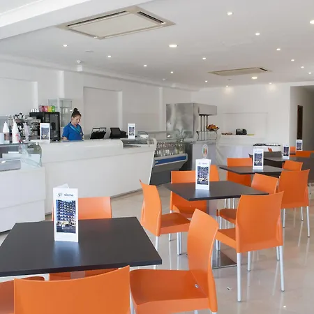 Отель By St Слима