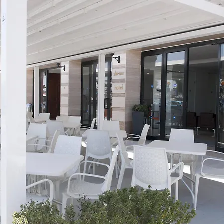 By St Hotel 3*