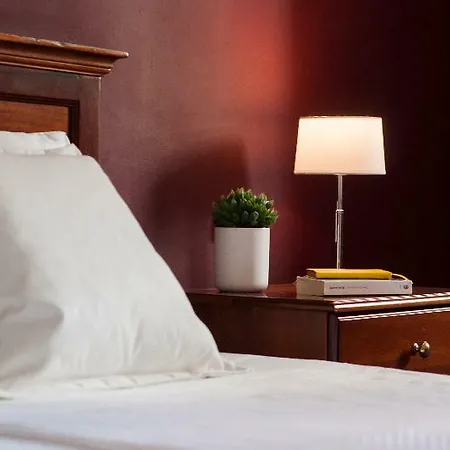 Hotel By St 3*