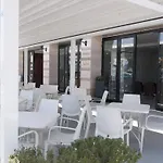 By St Hotel 3*