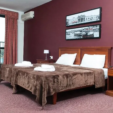 Hotel By St Sliema